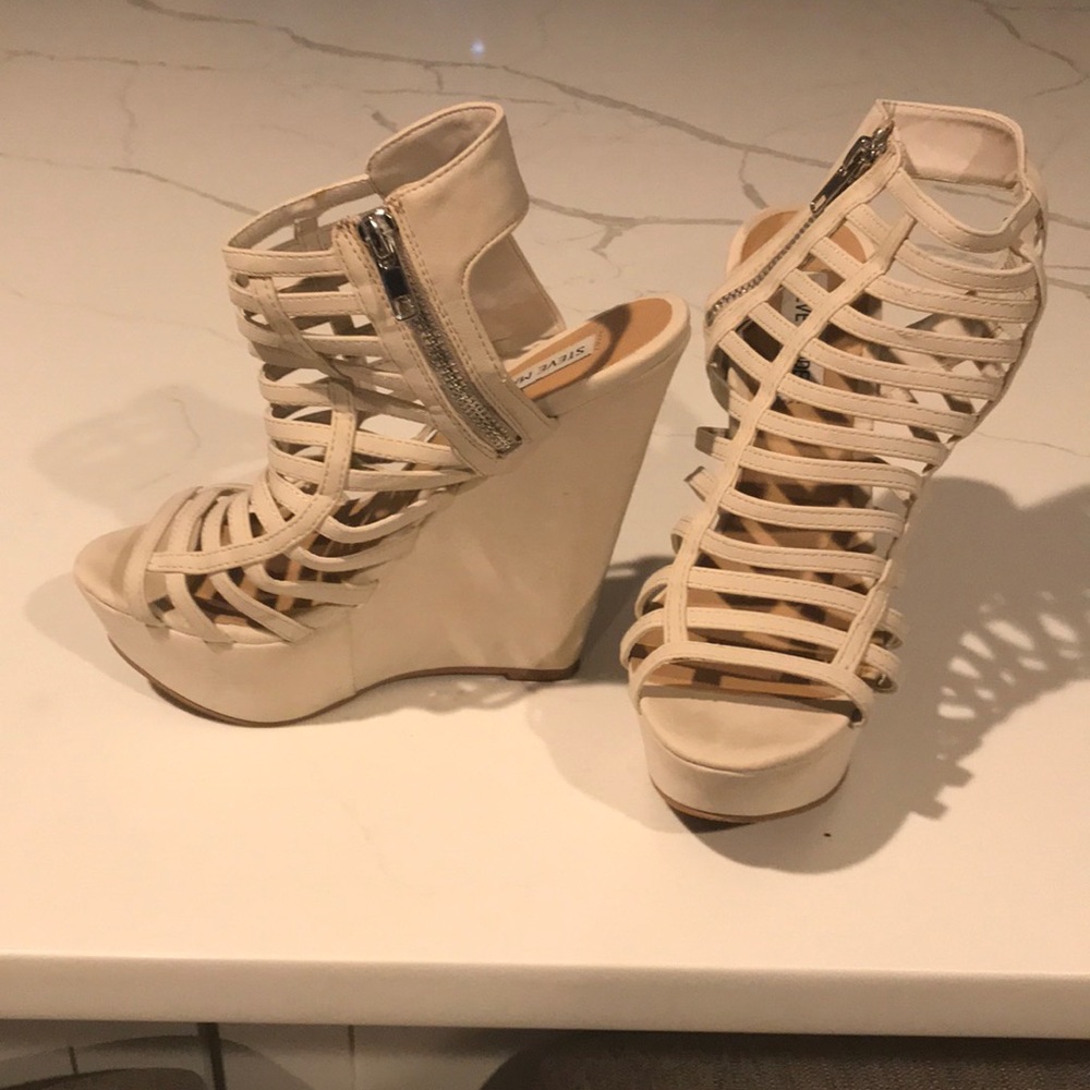 Steve Madden wedge 8.5